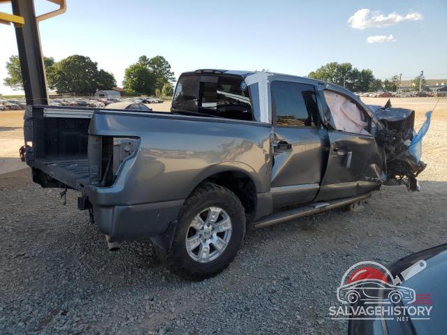 1N6AA1E57HN570147 2017 NISSAN TITAN photo no. 3