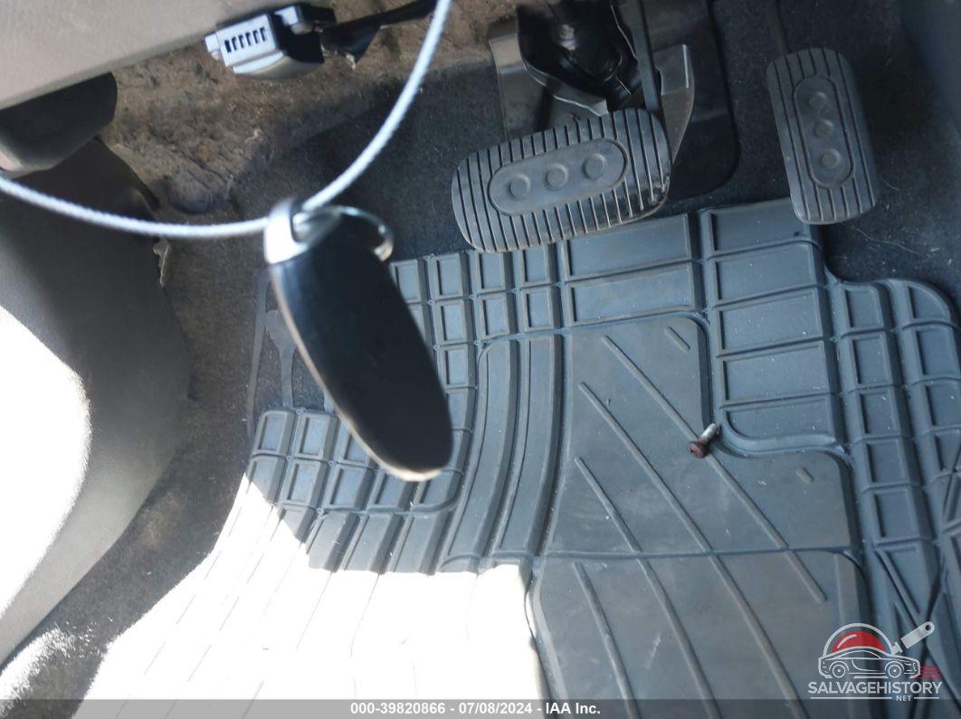 3N1BC13E09L389450 2009 NISSAN VERSA photo no. 11