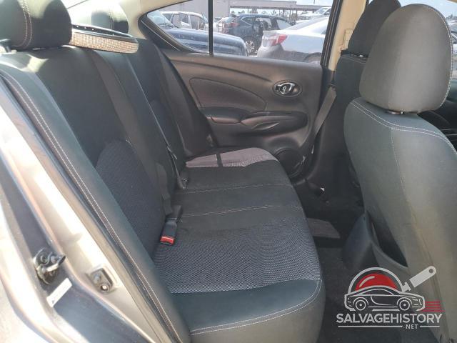 3N1CN7AP5JL806023 2018 NISSAN VERSA photo no. 10