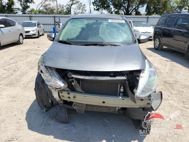 3N1CN7AP5JL806023 2018 NISSAN VERSA photo no. 5