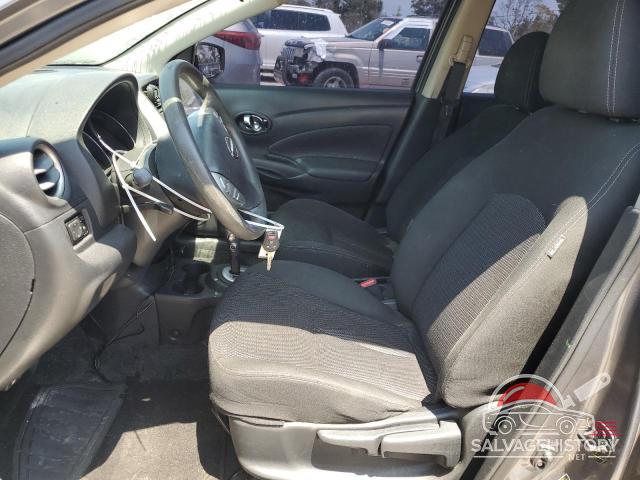 3N1CN7AP5JL806023 2018 NISSAN VERSA photo no. 7