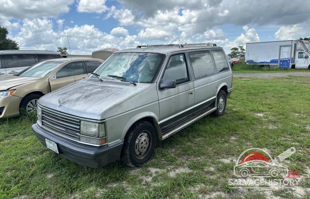 2P4FH5534LR684043 1990 PLYMOUTH MINIVAN photo no. 2