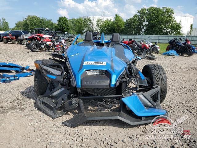 57XAAPHD9L8137193 2020 POLARIS SLINGSHOT photo no. 2