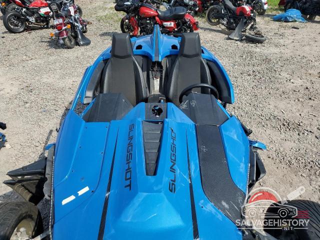 57XAAPHD9L8137193 2020 POLARIS SLINGSHOT photo no. 5