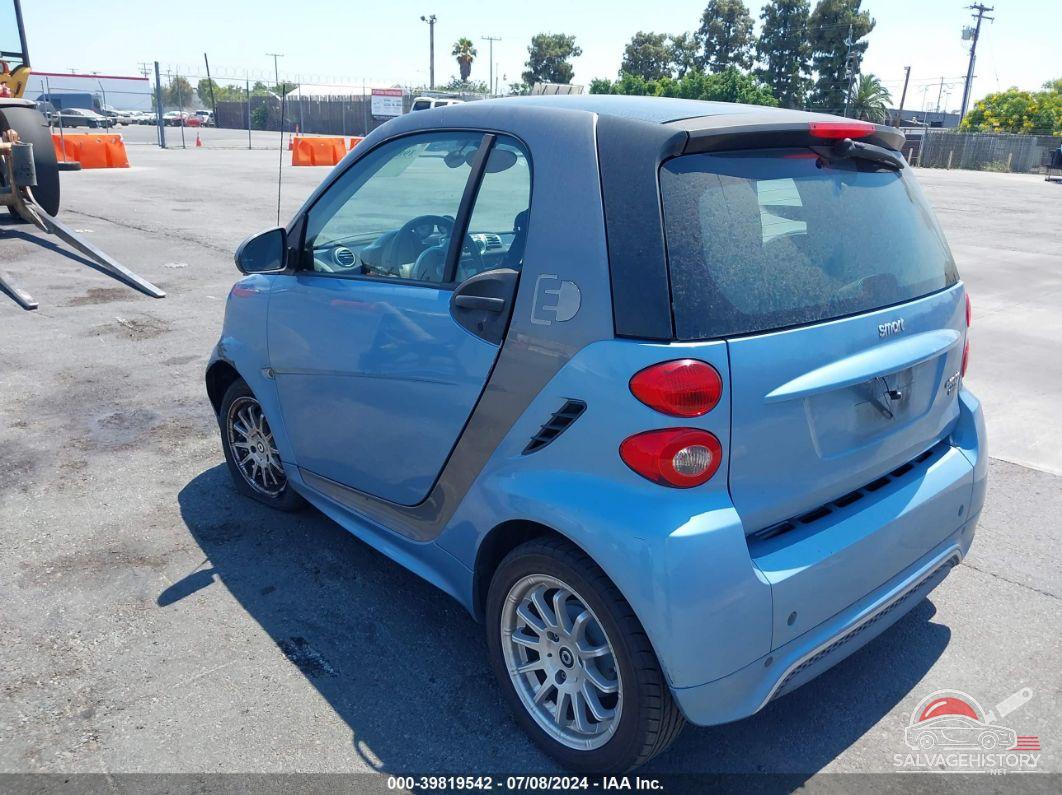 WMEEJ9AA8EK731271 2014 SMART FORTWO ELECTRIC DRIVE photo no. 3