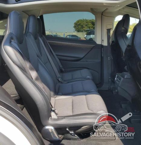 5YJXCAE26GF008671 2016 TESLA MODEL X photo no. 11
