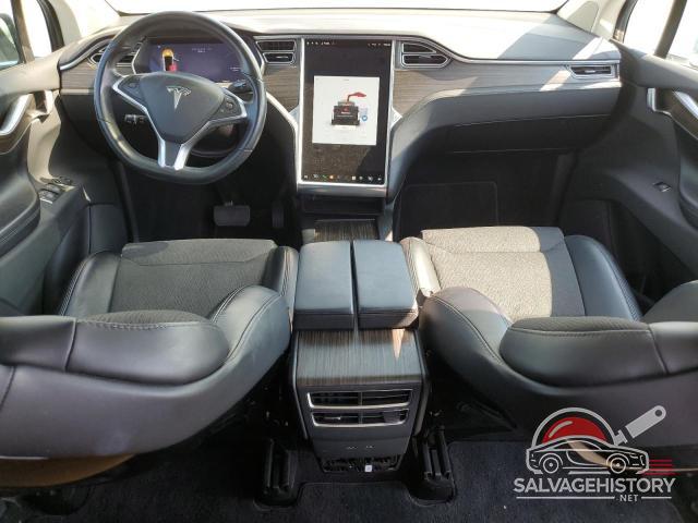 5YJXCAE26GF008671 2016 TESLA MODEL X photo no. 8