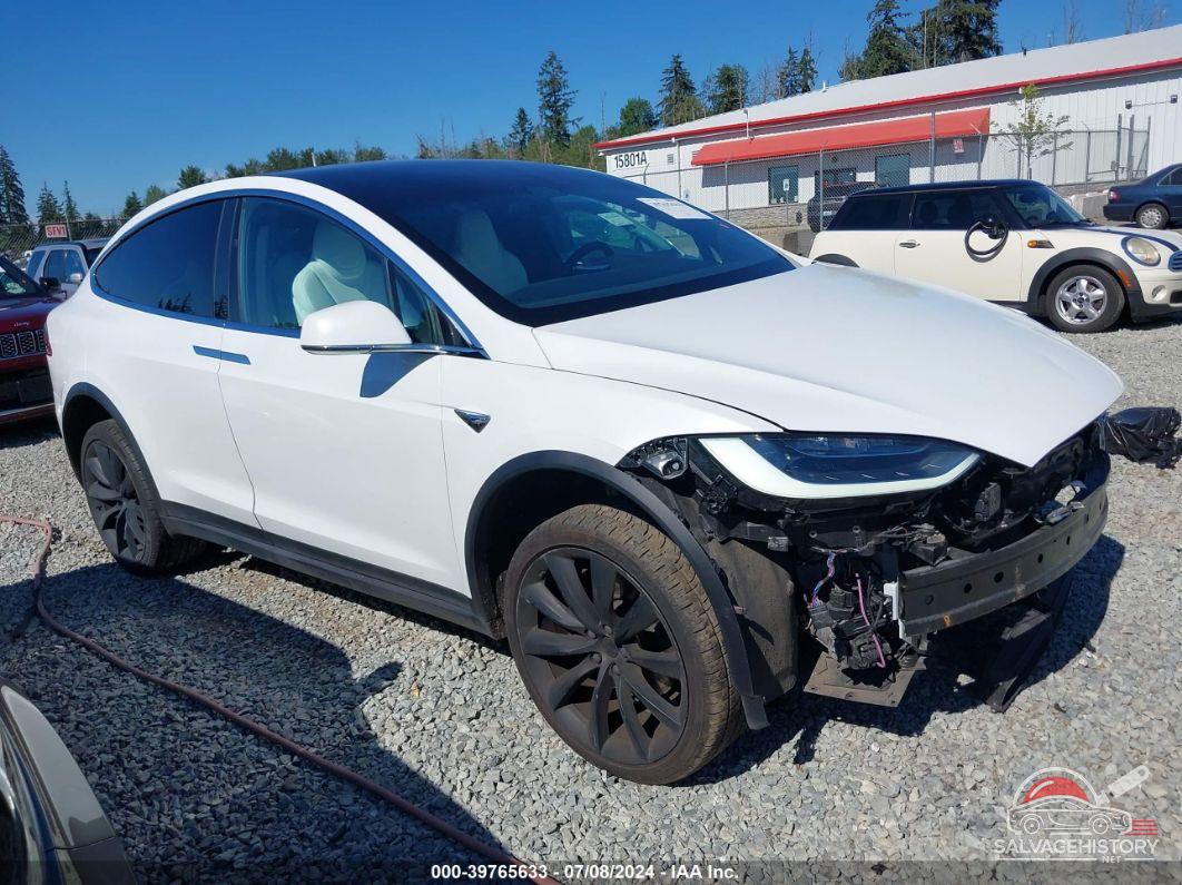 5YJXCDE29JF103413 2018 TESLA MODEL X photo no. 10