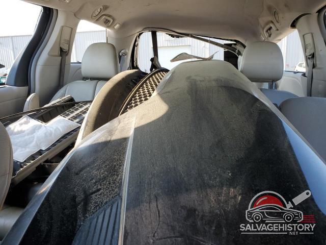5TDYK3DC4BS042464 2011 TOYOTA All Models photo no. 10
