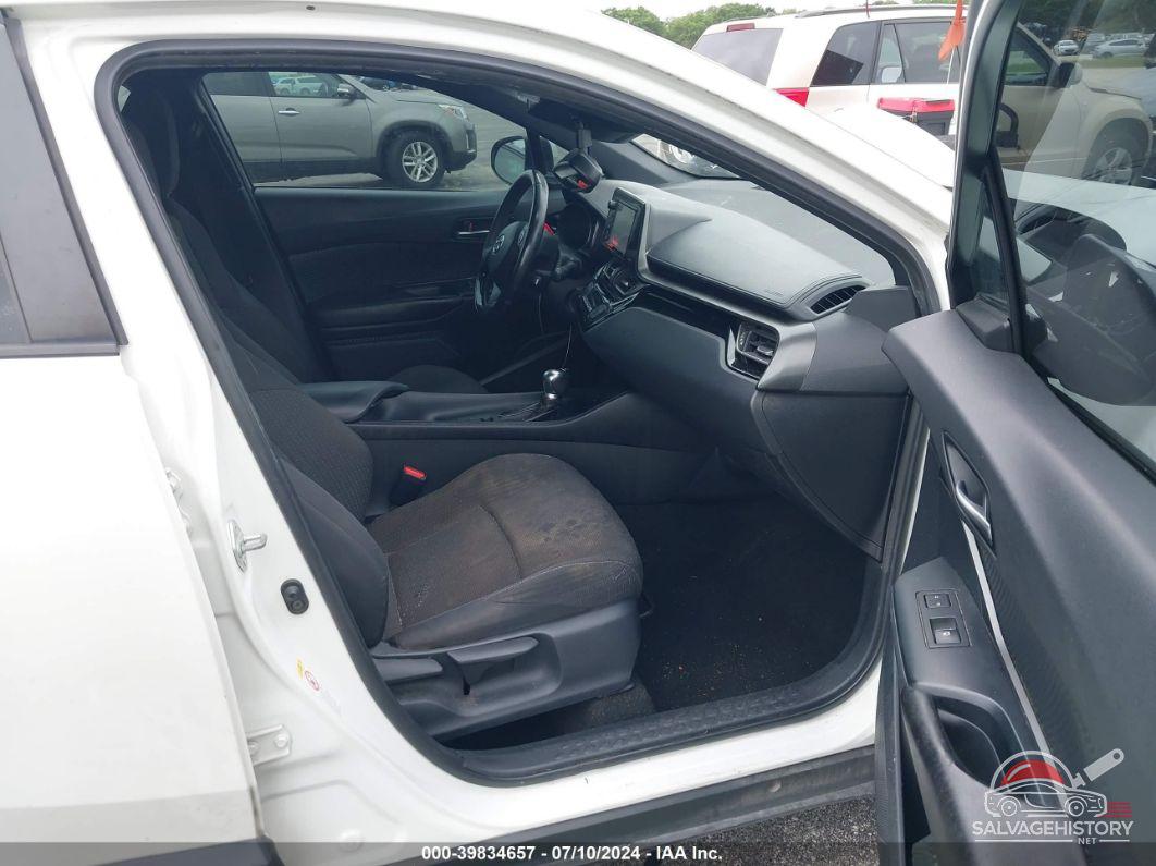 NMTKHMBX1JR053869 2018 TOYOTA C-HR photo no. 5