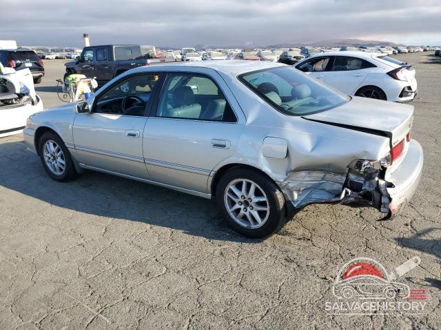 4T1BF28K0YU113617 2000 TOYOTA CAMRY photo no. 2