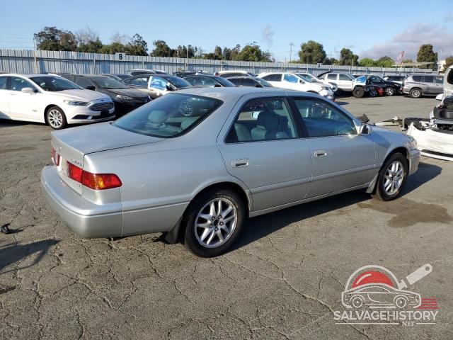 4T1BF28K0YU113617 2000 TOYOTA CAMRY photo no. 3