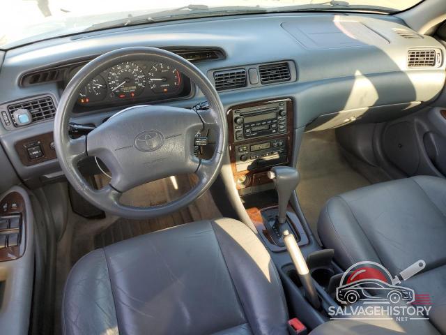 4T1BF28K0YU113617 2000 TOYOTA CAMRY photo no. 8