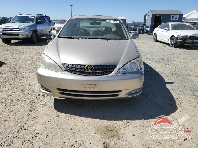 JTDBE30K020132594 2002 TOYOTA CAMRY photo no. 5