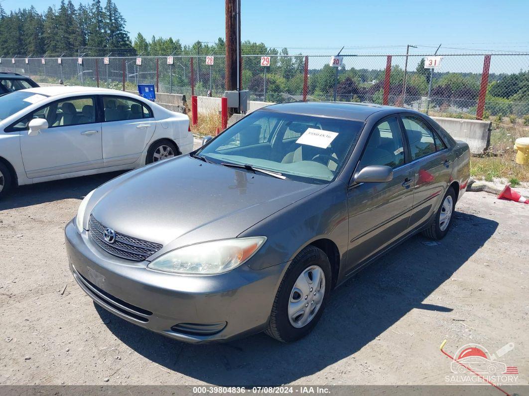 JTDBE32KX40274435 2004 TOYOTA CAMRY photo no. 2