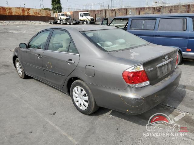 4T1BE30KX5U601098 2005 TOYOTA CAMRY photo no. 2