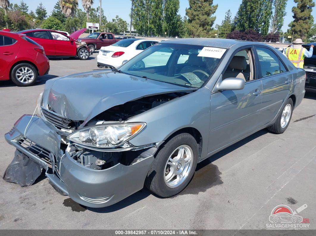 4T1BE32K75U542444 2005 TOYOTA CAMRY photo no. 2