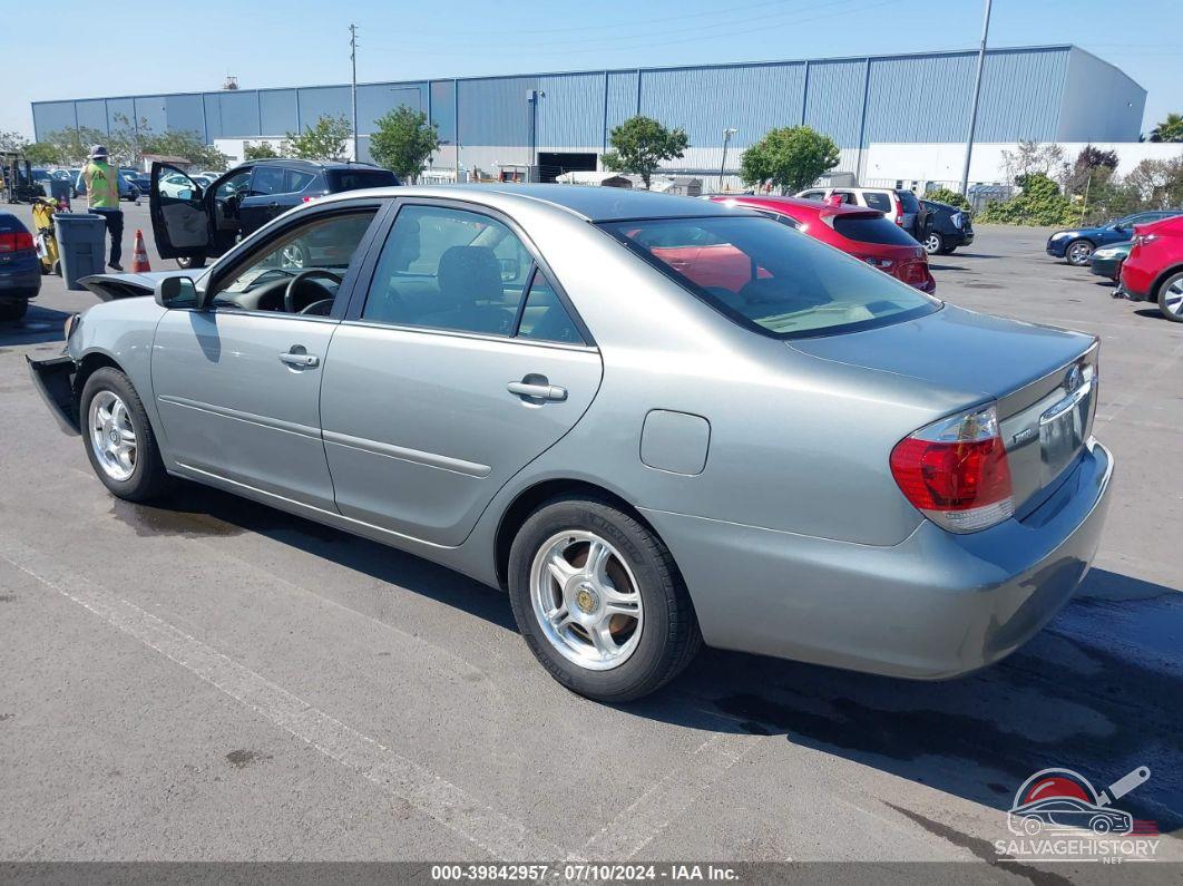 4T1BE32K75U542444 2005 TOYOTA CAMRY photo no. 3