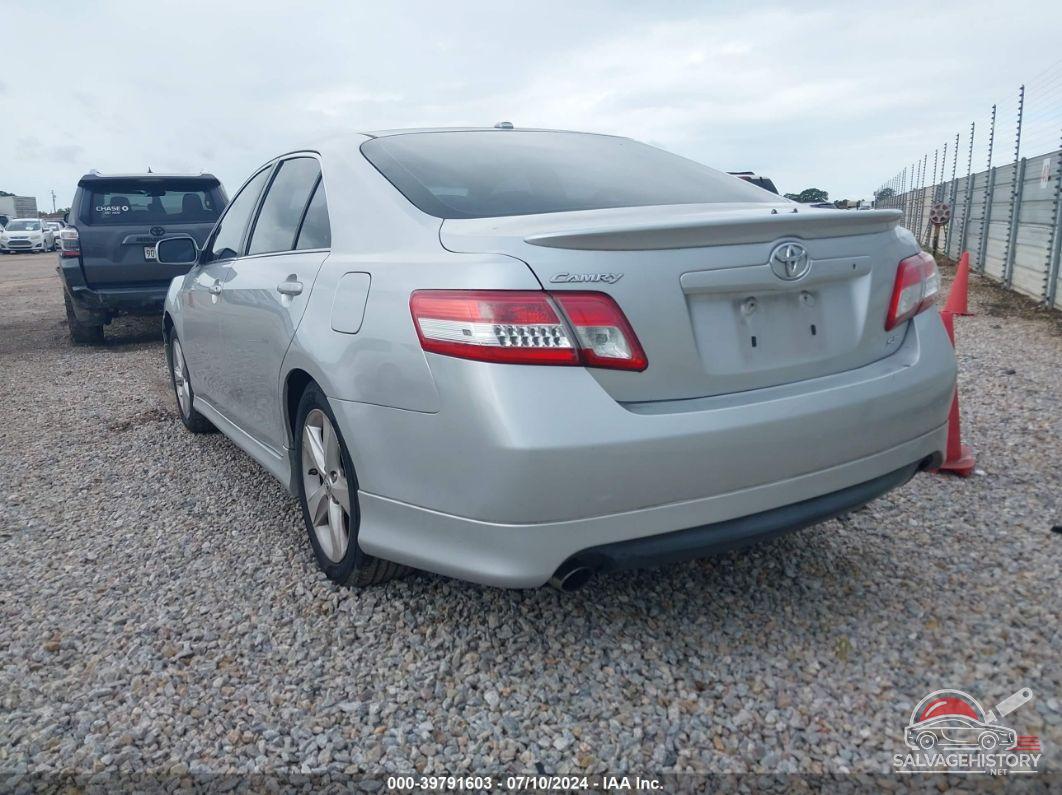 4T1BF3EK3AU065112 2010 TOYOTA CAMRY photo no. 3