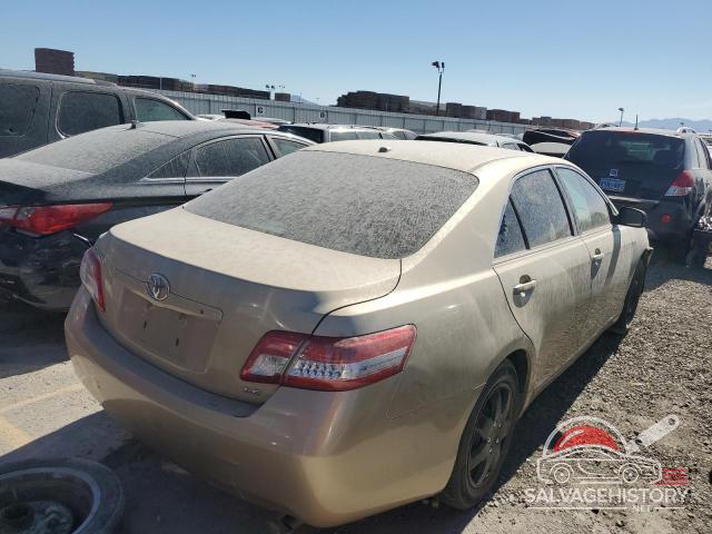 4T1BF3EK1BU223268 2011 TOYOTA CAMRY photo no. 3