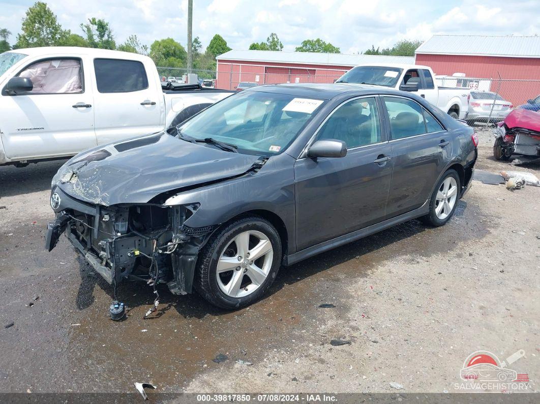4T1BF3EK1BU655536 2011 TOYOTA CAMRY photo no. 2