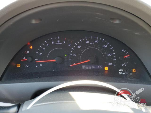4T4BF3EK1BR172070 2011 TOYOTA CAMRY photo no. 9
