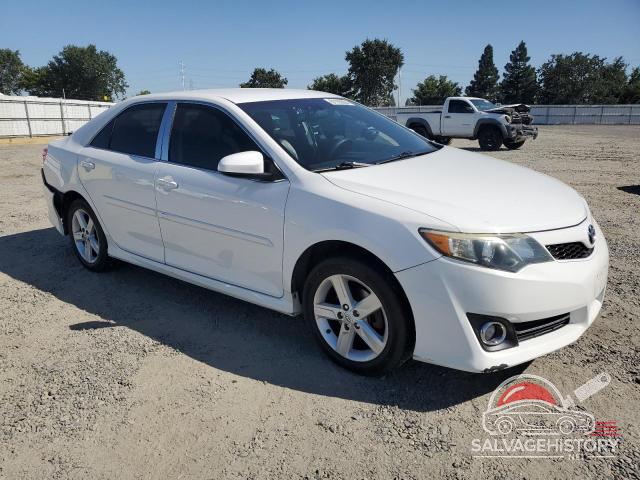 4T1BF1FK0EU832830 2014 TOYOTA CAMRY photo no. 4