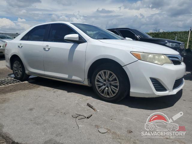4T1BF1FK1EU327217 2014 TOYOTA CAMRY photo no. 4