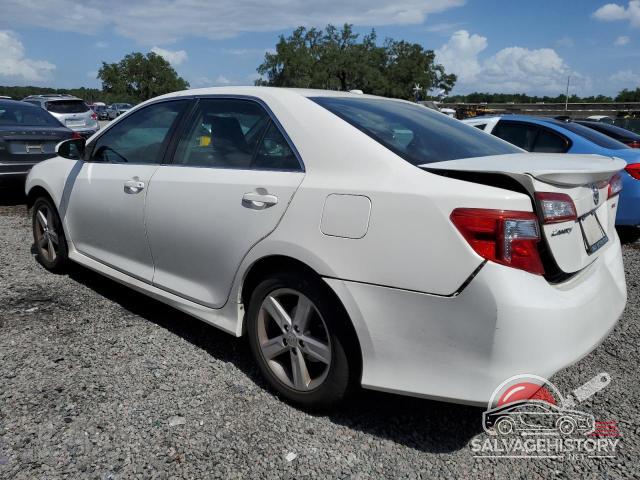 4T1BF1FK2EU790905 2014 TOYOTA CAMRY photo no. 2