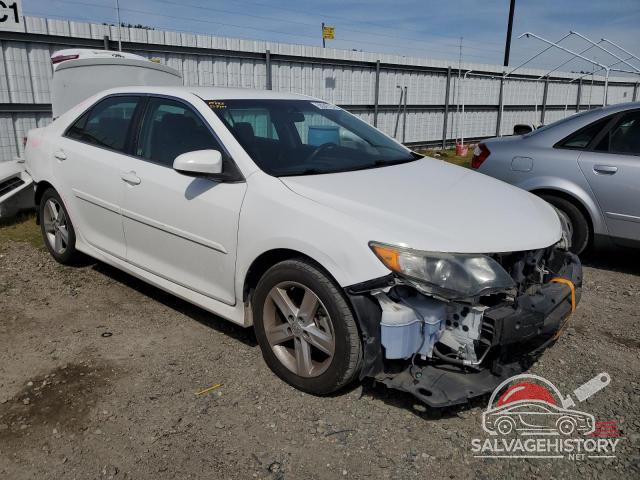 4T1BF1FK4EU386794 2014 TOYOTA CAMRY photo no. 4