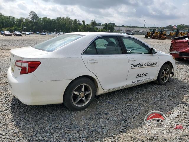 4T1BF1FK4EU386987 2014 TOYOTA CAMRY photo no. 3