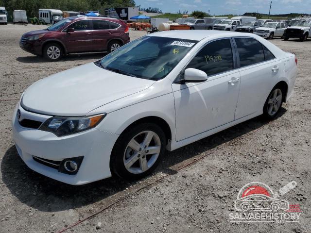 4T1BF1FK6EU388160 2014 TOYOTA CAMRY photo no. 1