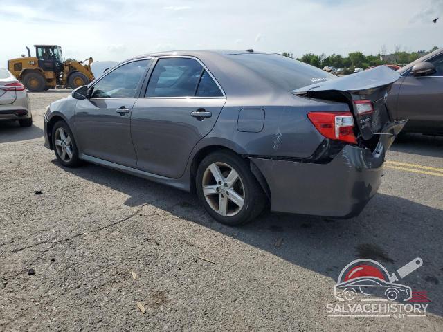 4T1BF1FKXEU825383 2014 TOYOTA CAMRY photo no. 2
