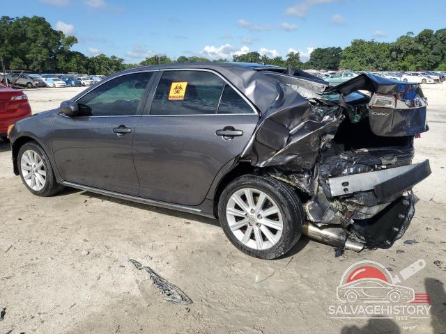 4T1BK1FK0EU546231 2014 TOYOTA CAMRY photo no. 2