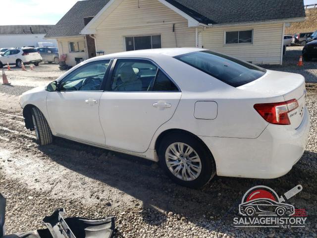 4T4BF1FK0ER371621 2014 TOYOTA CAMRY photo no. 2