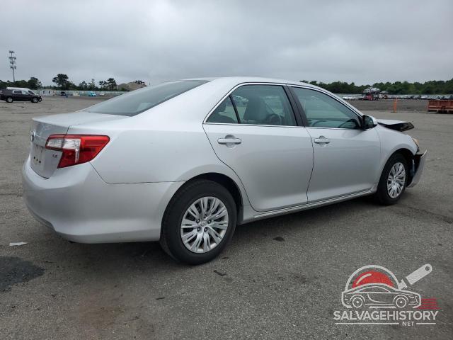 4T4BF1FKXER375708 2014 TOYOTA CAMRY photo no. 3