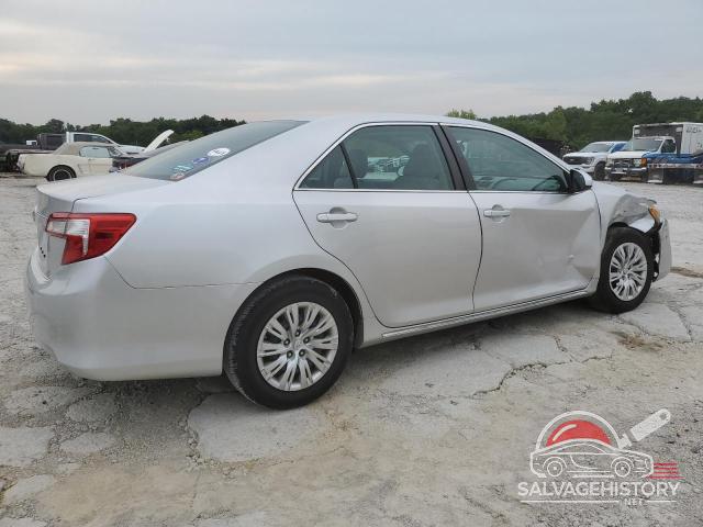 4T4BF1FKXER393173 2014 TOYOTA CAMRY photo no. 3