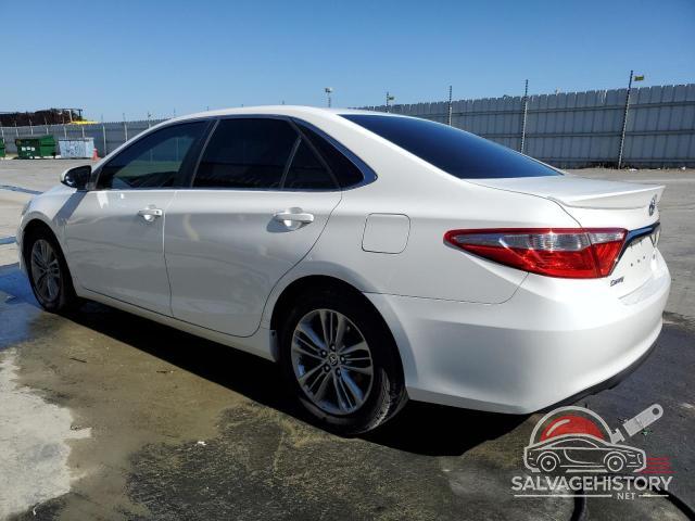 4T1BF1FK9FU036952 2015 TOYOTA CAMRY photo no. 2