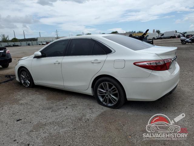 4T1BF1FKXFU085576 2015 TOYOTA CAMRY photo no. 2