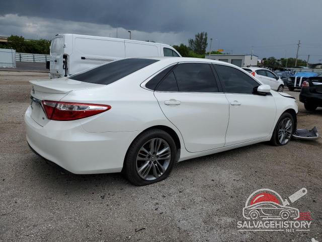 4T1BF1FKXFU085576 2015 TOYOTA CAMRY photo no. 3