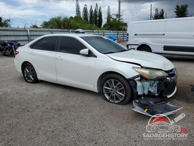 4T1BF1FKXFU085576 2015 TOYOTA CAMRY photo no. 4