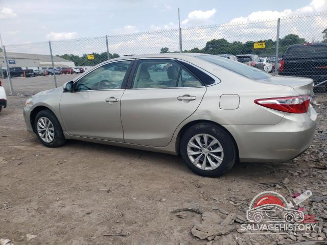 4T4BF1FK7FR502075 2015 TOYOTA CAMRY photo no. 2