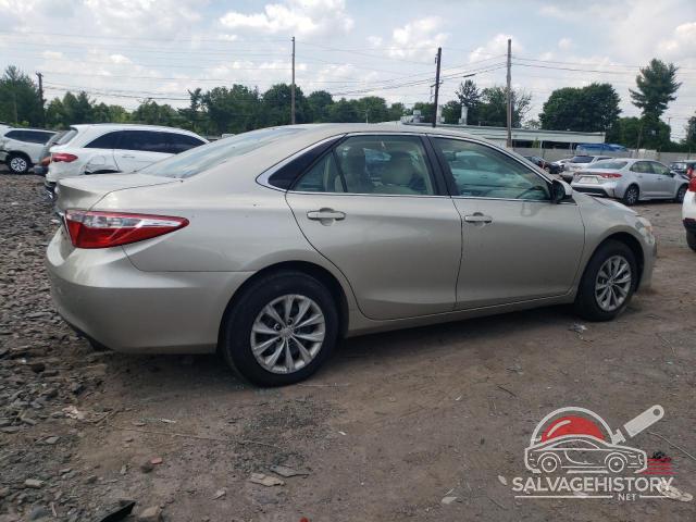 4T4BF1FK7FR502075 2015 TOYOTA CAMRY photo no. 3