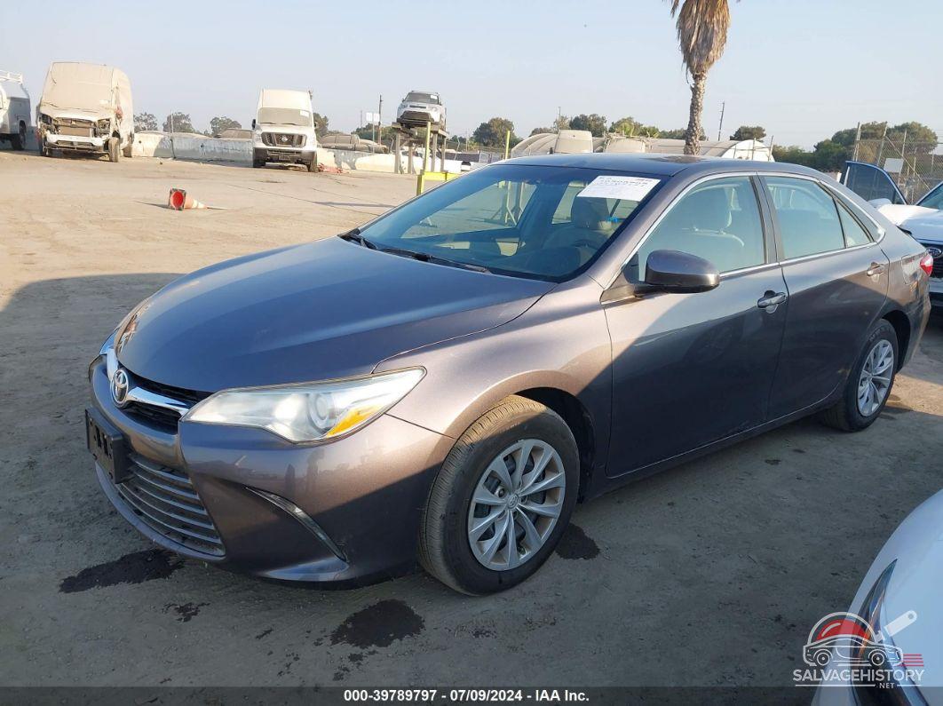 4T4BF1FK3GR545877 2016 TOYOTA CAMRY photo no. 2