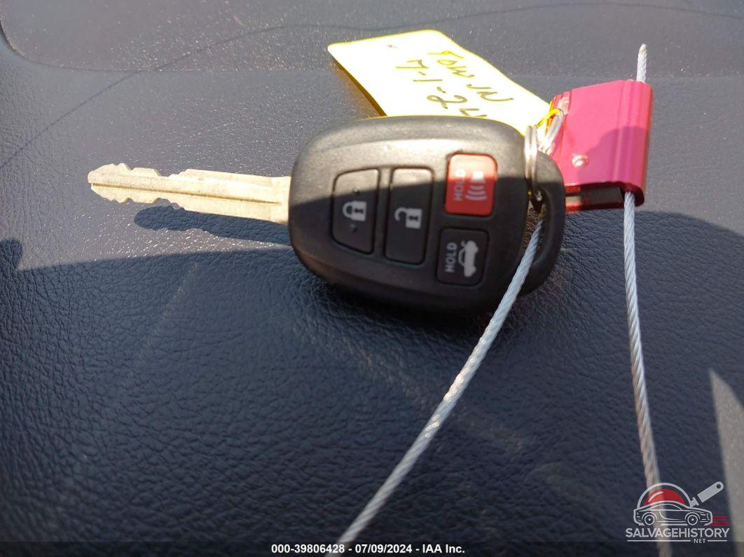 4T1BF1FK0HU445103 2017 TOYOTA CAMRY photo no. 11