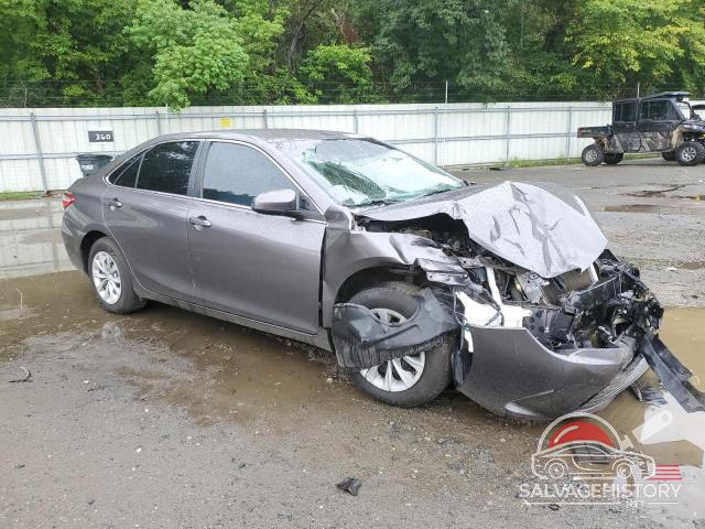 4T1BF1FK5HU375999 2017 TOYOTA CAMRY photo no. 4
