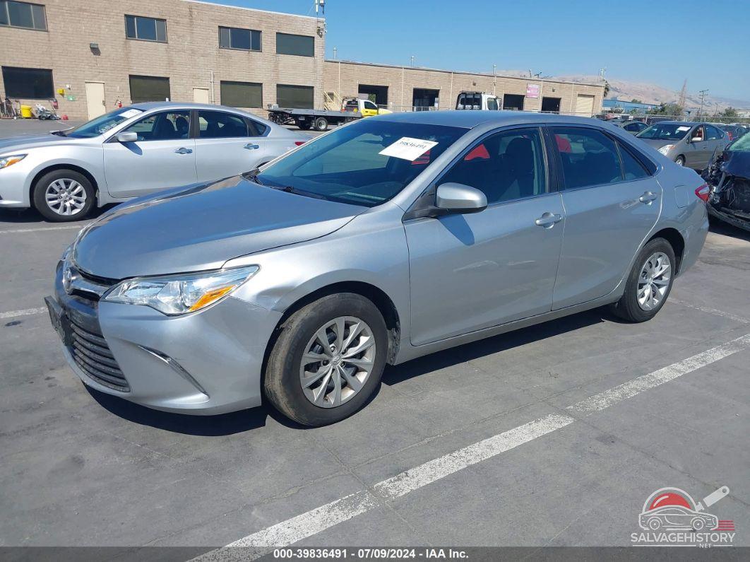 4T1BF1FK6HU760116 2017 TOYOTA CAMRY photo no. 2