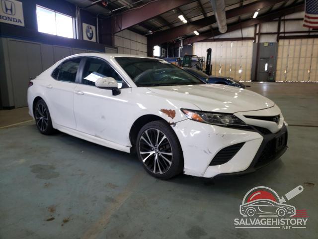 4T1B11HK1JU084871 2018 TOYOTA CAMRY photo no. 4