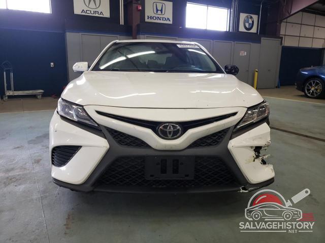 4T1B11HK1JU084871 2018 TOYOTA CAMRY photo no. 5