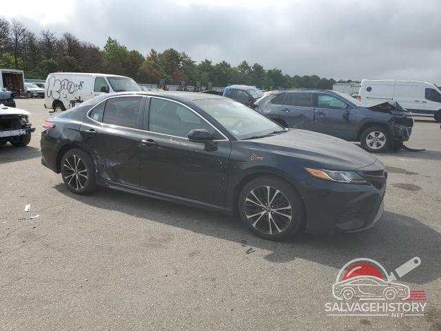 4T1B11HK5JU655536 2018 TOYOTA CAMRY photo no. 4